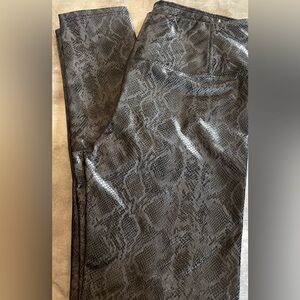 NWT 7 for mankind women’s snakeskin pants size M